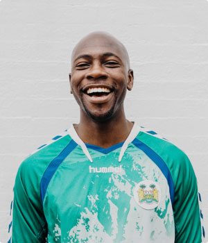 الباحث العلمي Charles Etoroma 95UF6LXe Lo Unsplash
