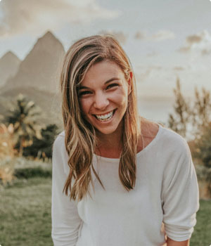 الباحث العلمي Corinne Kutz JfIgh0ijkqM Unsplash